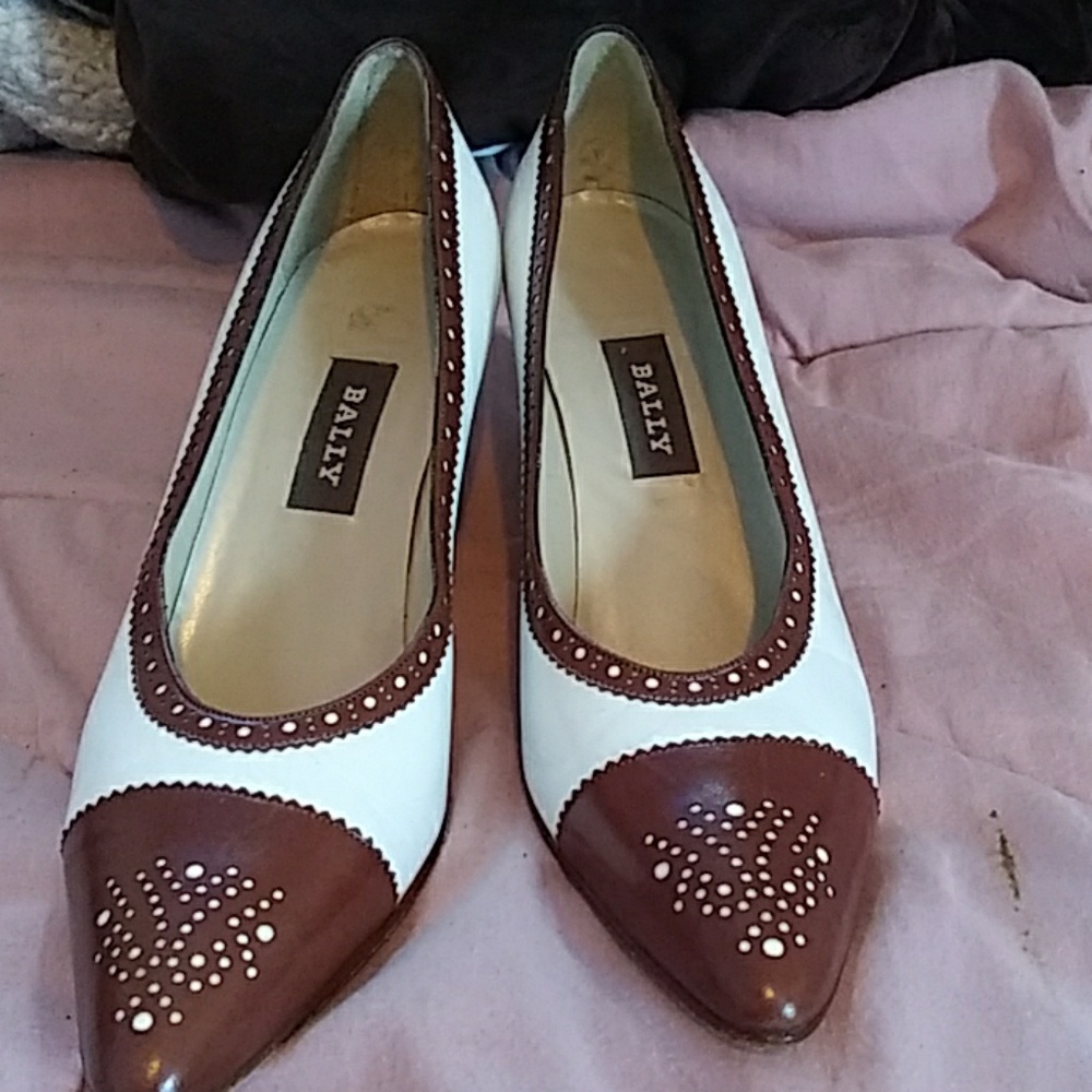 Shoes - Picture 4 of 5